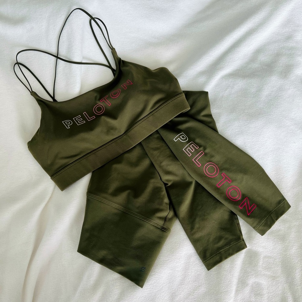 EUC Peloton olive set both size L